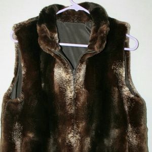 Womens Outerwear Vest Size L Faux Fur Interior